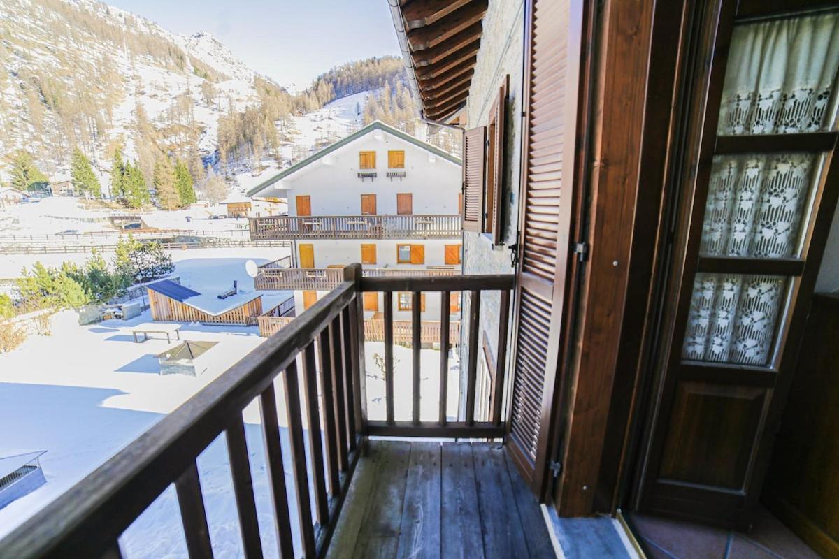 Casa Dei Larici 300M From Piste Lägenhet Gressoney-la-Trinité Exteriör bild